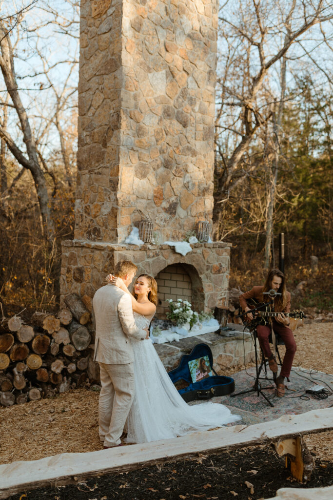 Private moments with local musician as part of the intentional wedding planning